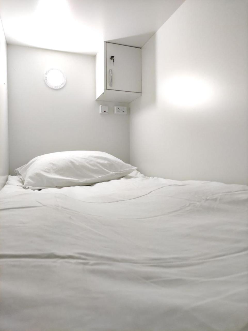 Nomadstan Capsule Hostel カラコル エクステリア 写真